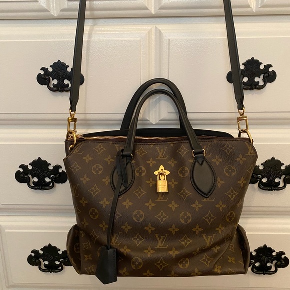 Louis Vuitton flower zipped tote MM handbag - Picture 3 of 16